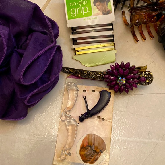 Assorted hair clips - Picture 2 of 6